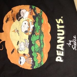 Peanuts tshirt